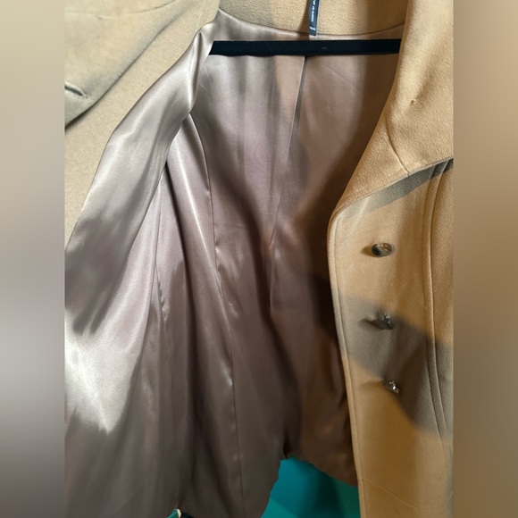 Le Chateau Coat - Picture 3 of 3